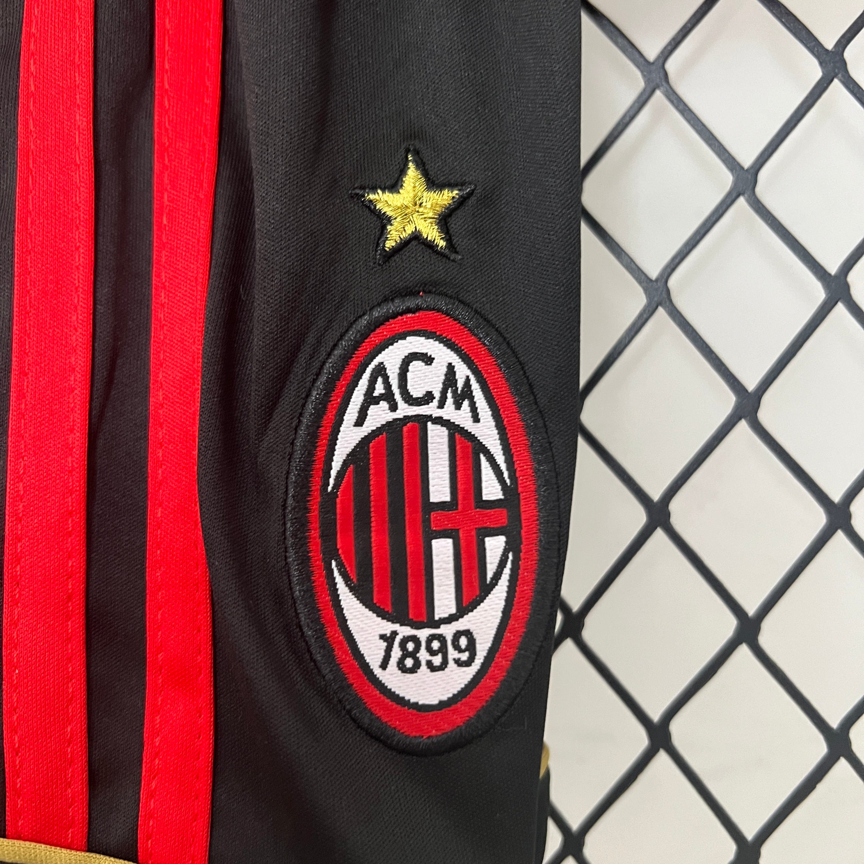 kids AC Milan06/07 home size: 16-28