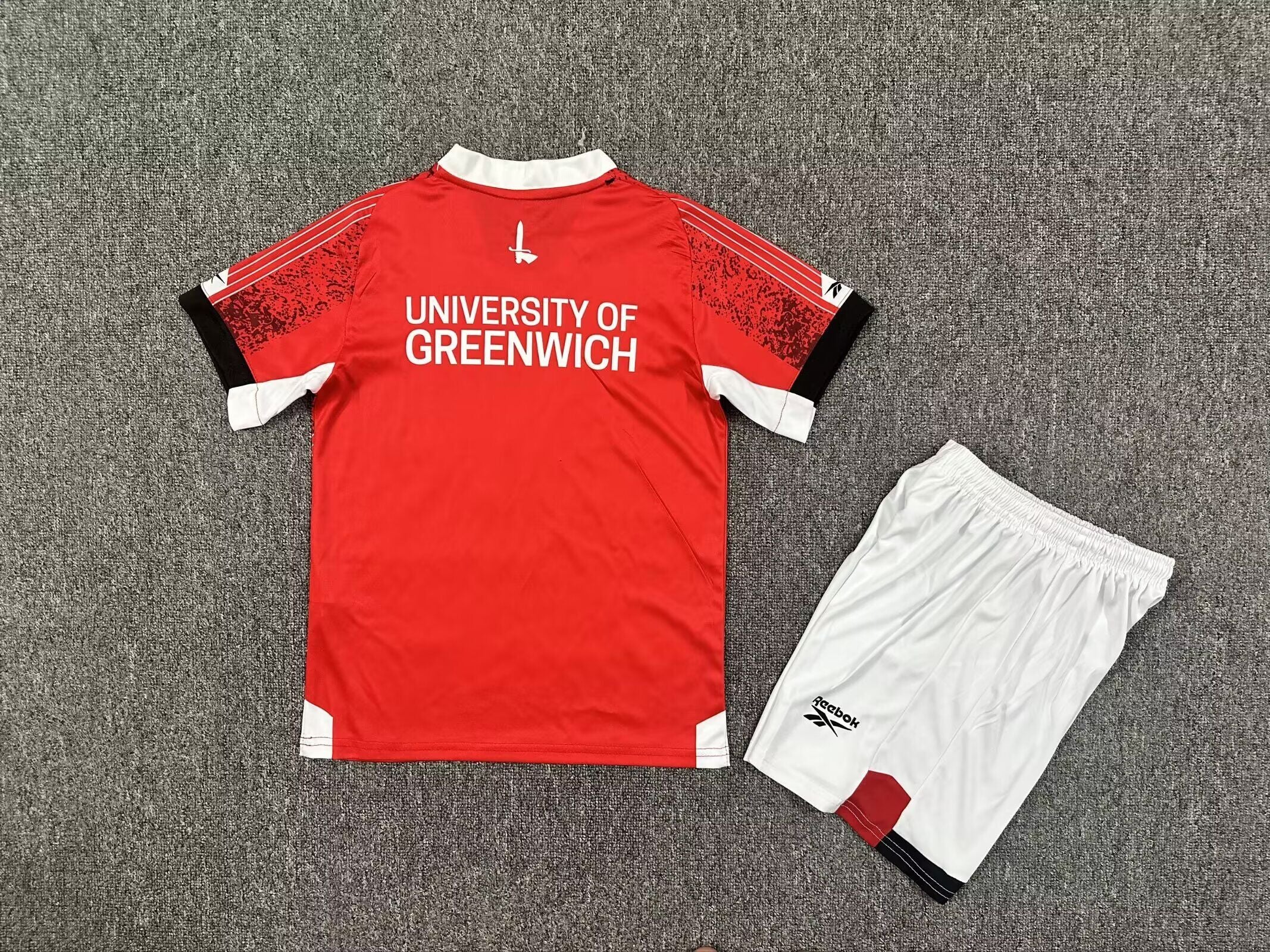 CHARLTON Kit infantil — Premier League - Championship