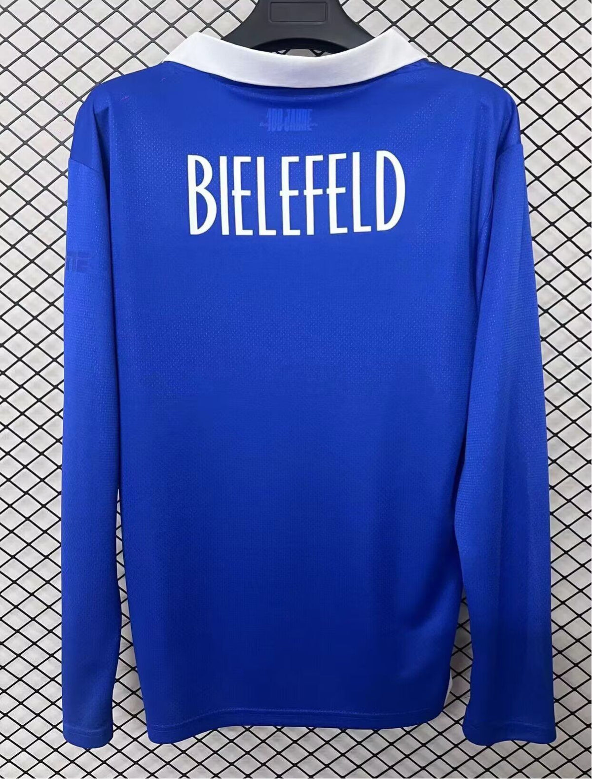 BIELEFELD 100TH Manga larga — Special Edition
