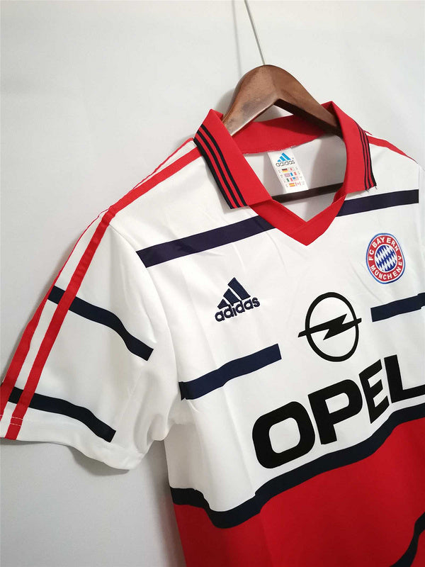98-01 Bayern Munich away
