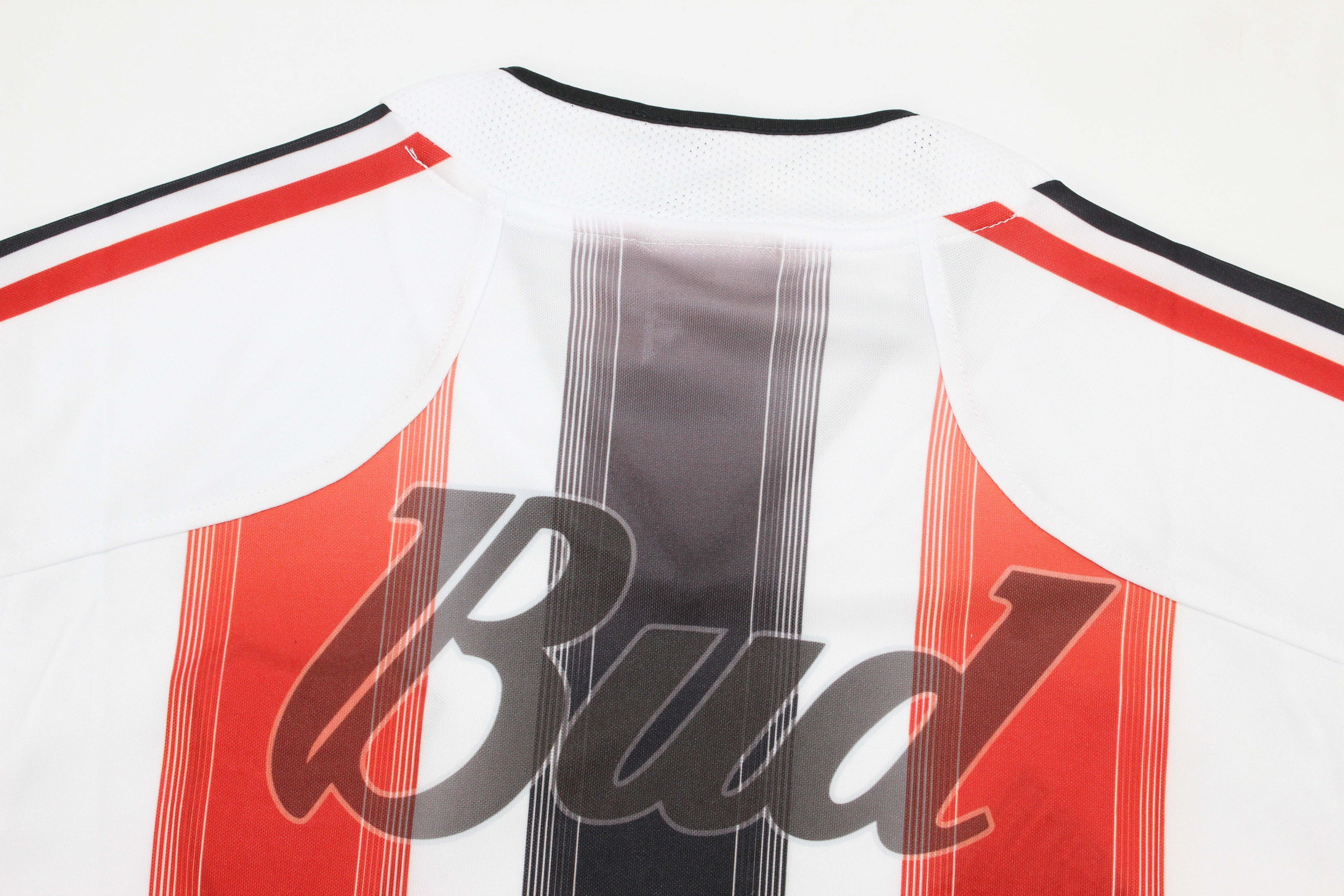RIVER 04-05 — Club Retro