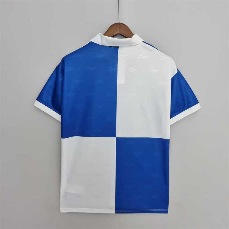 98 La Católica third away