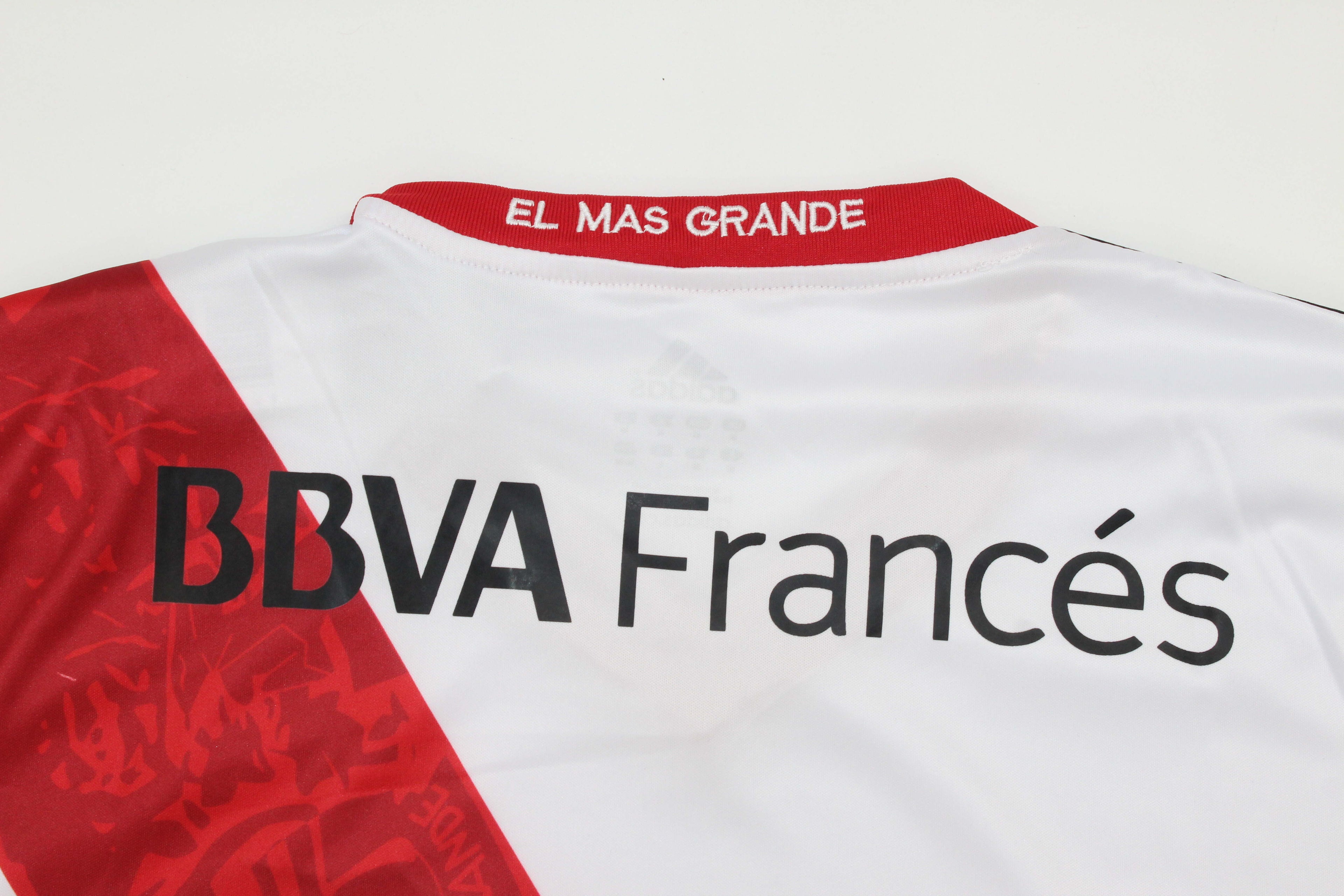 RIVER 13-14 — Club Retro