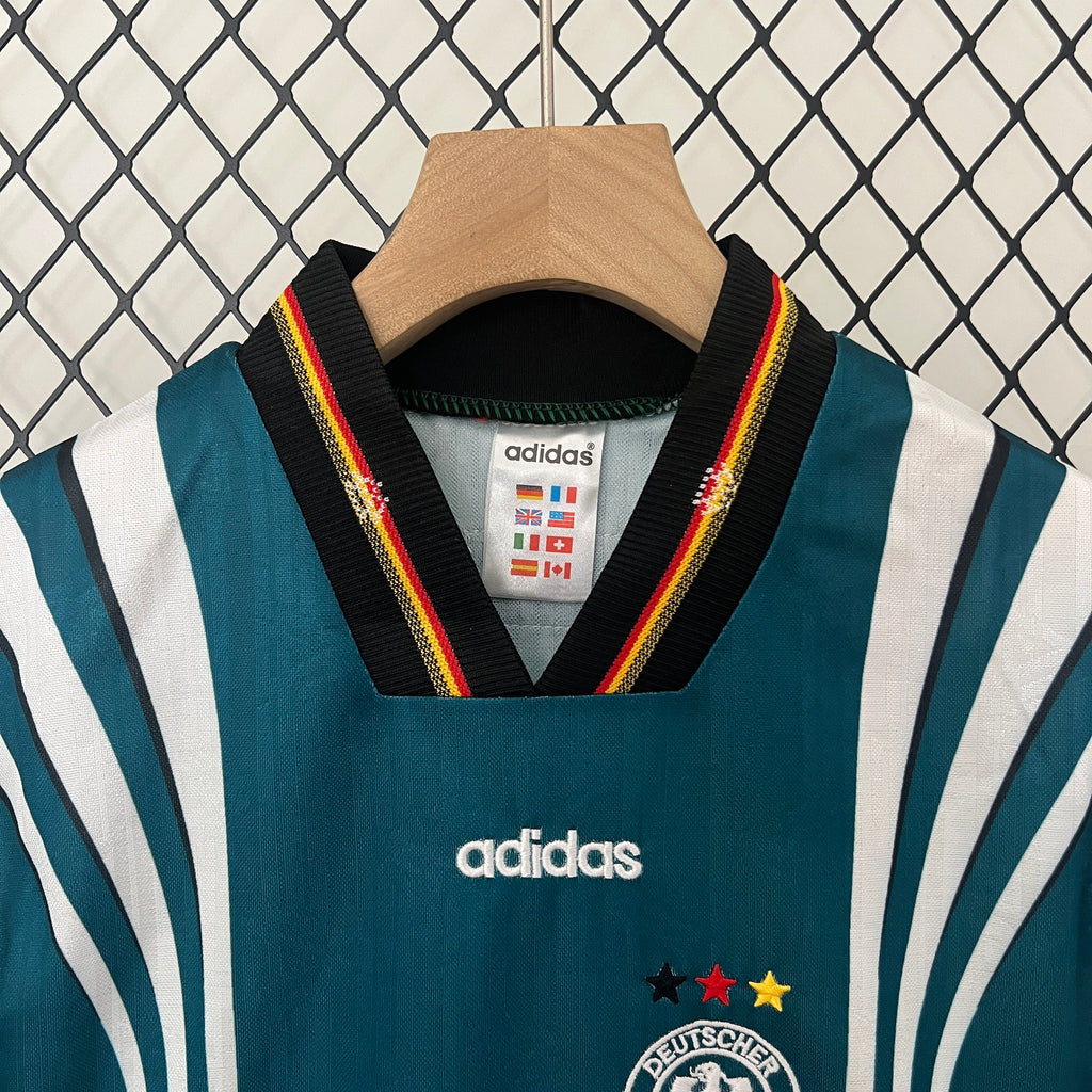 kids Germany 1996 home size: 16-28