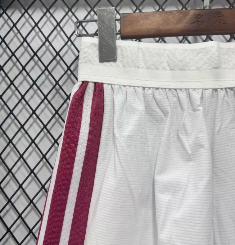 MADRID Pantalon corto Version autentica/jugador — 26-27 Fake