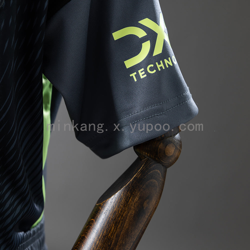 M-U 25/26 Kids Size: 16-28