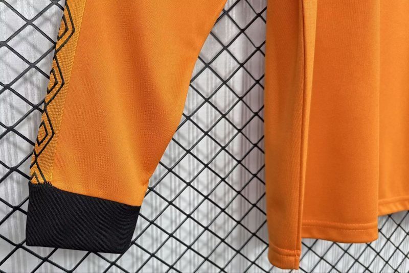 Retro Wolverhampton Wanderers 1980/81 home Long Sleeve soccer jersey size S-2XL