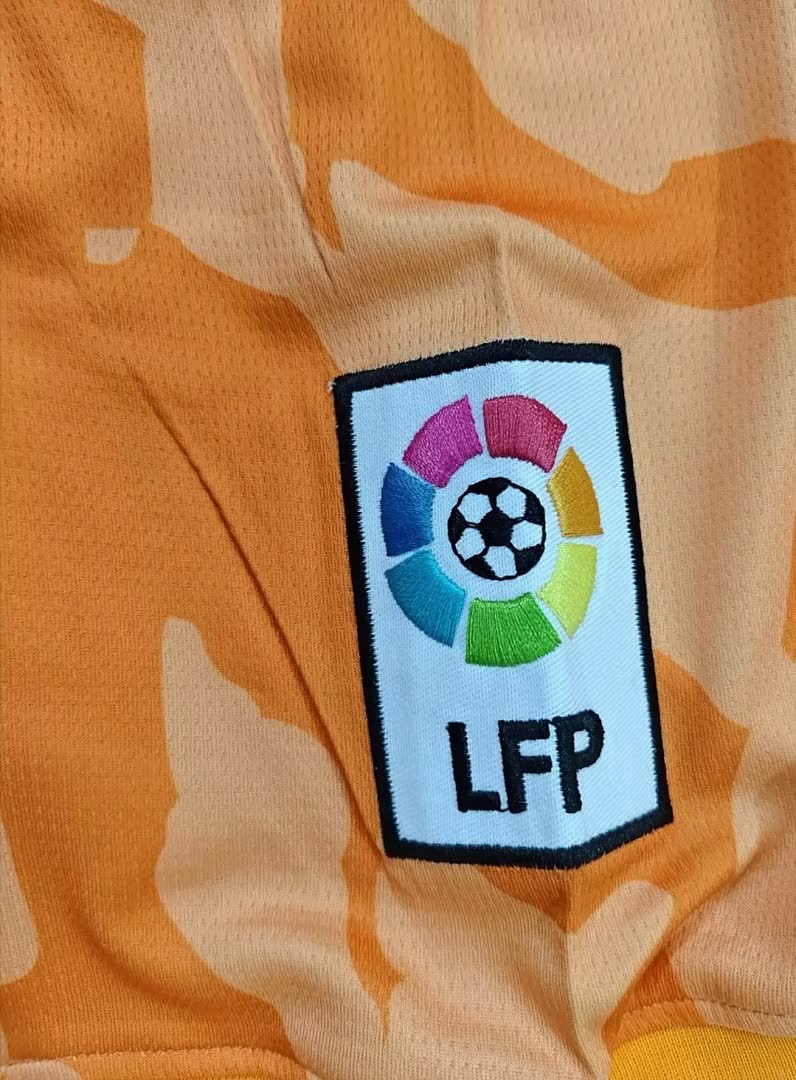 Valencia CF 2026/27 Retro Model Jersey S-4XL