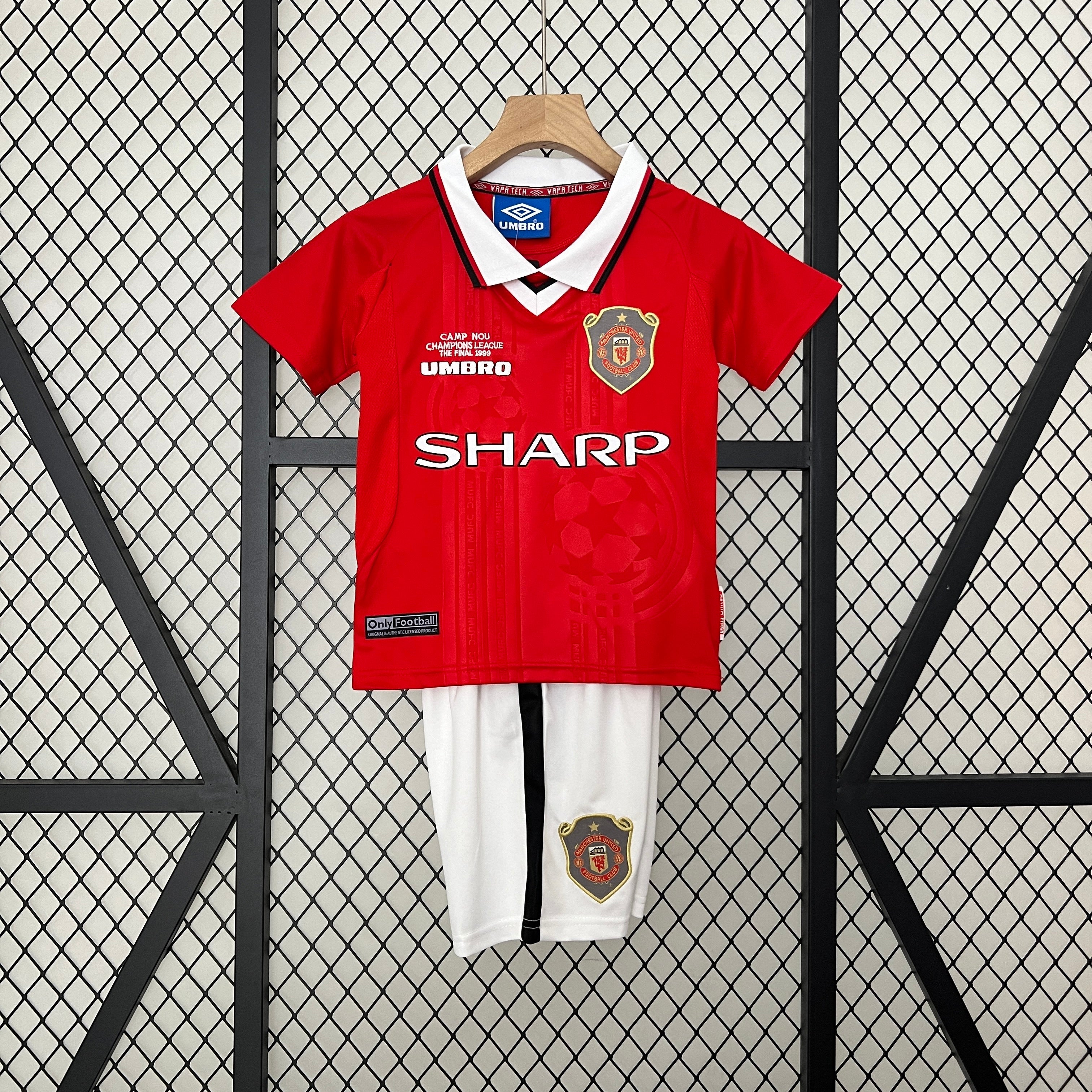 kids M-U 99/00 home size: 16-28