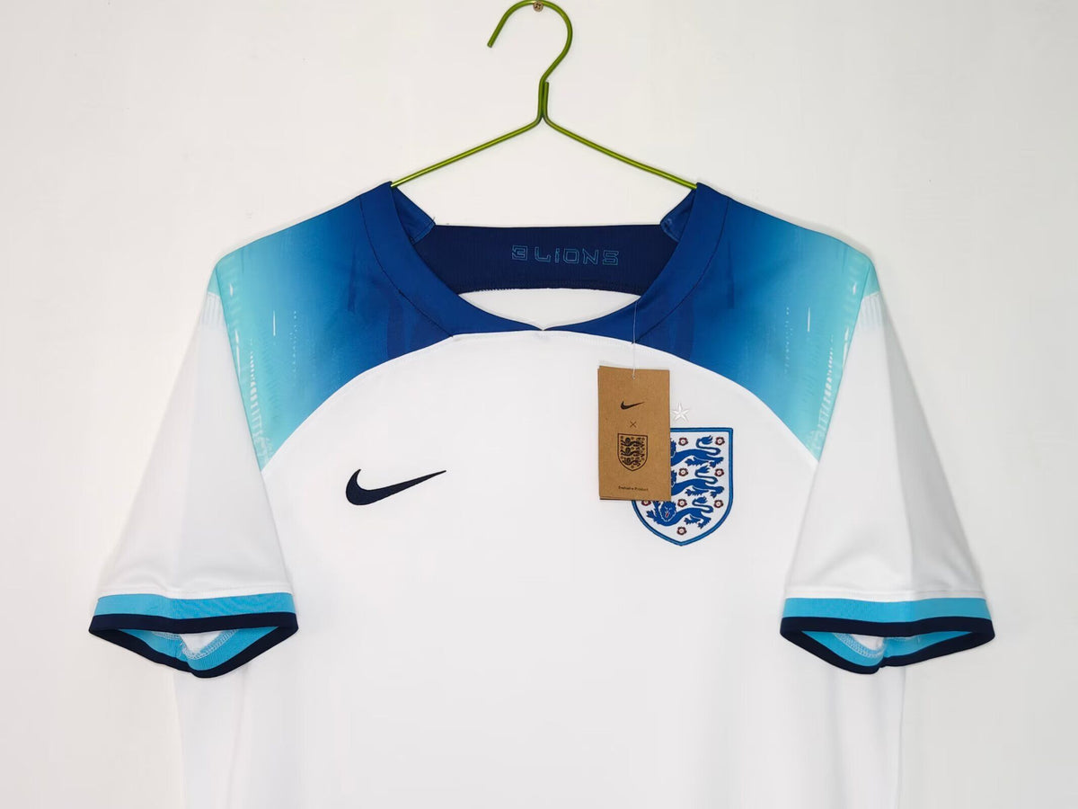 ENGLAND 22 — National Retro