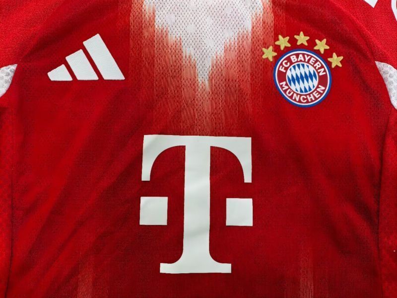 25-26 Bayern home player version kid kit