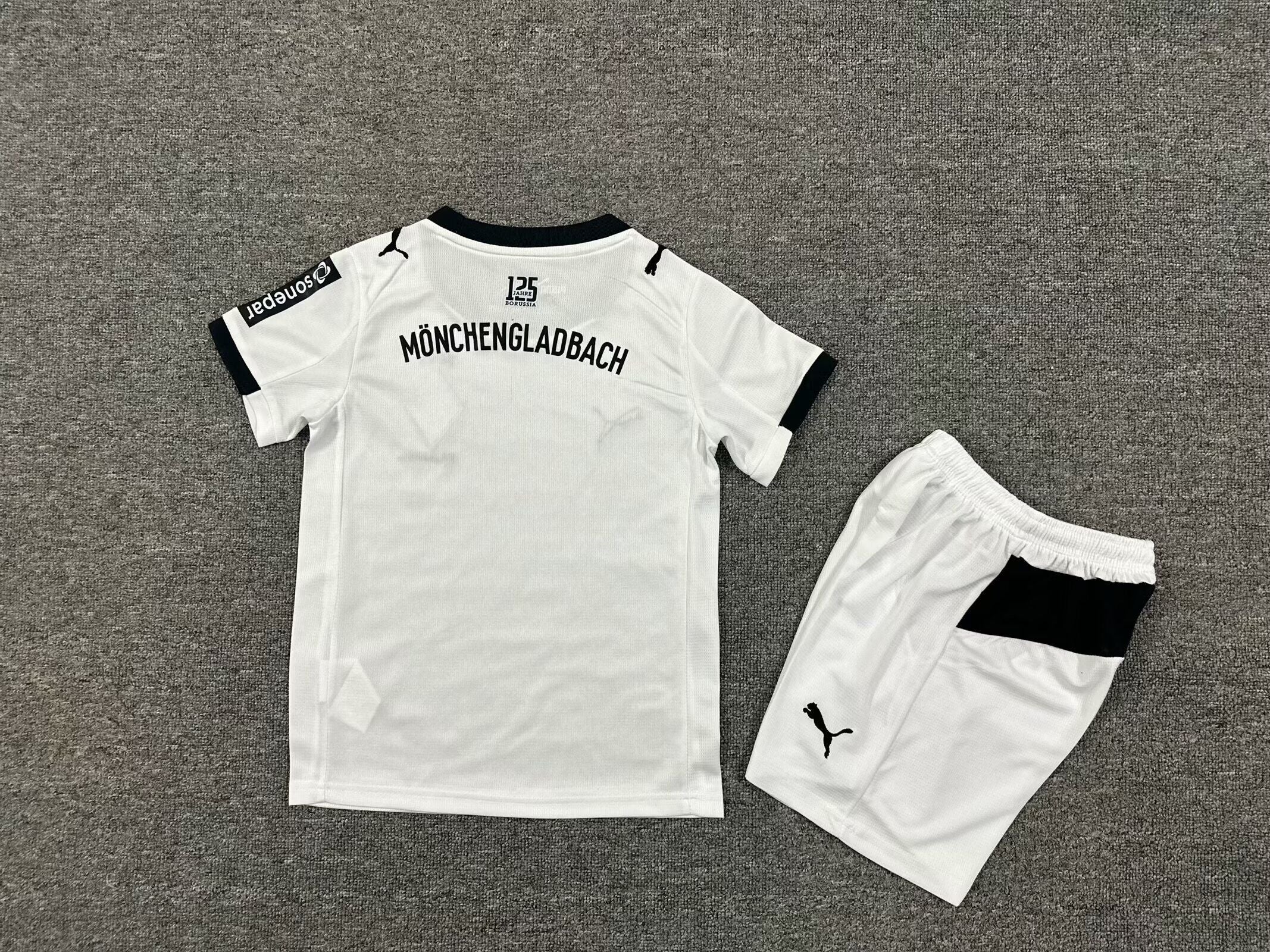 MONCHENGLADBACH Kit infantil — Bundesliga