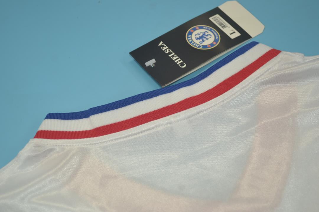 CHELSEA 82-83 — Club Retro