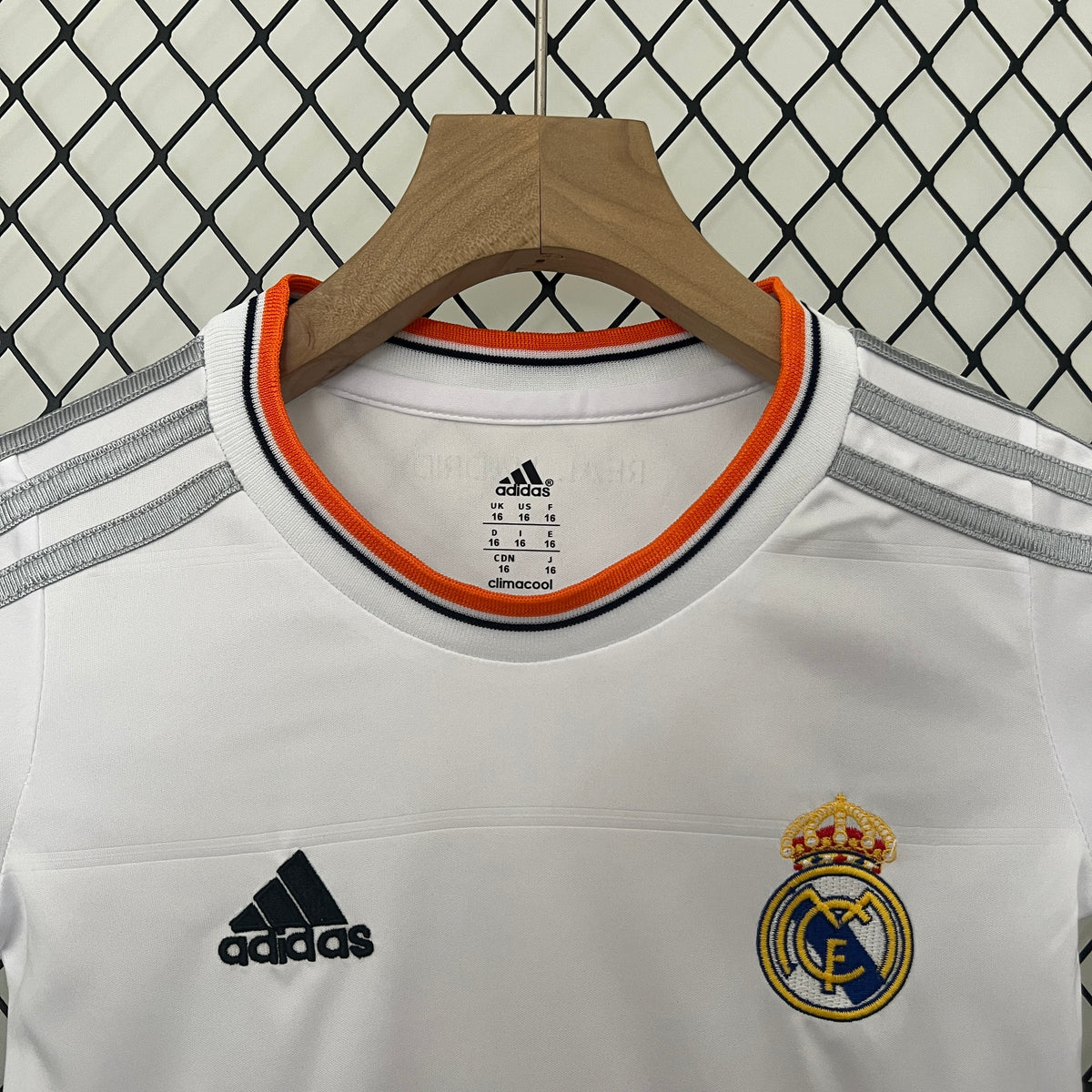 kids Real Madrid 13/14 home size: 16-28